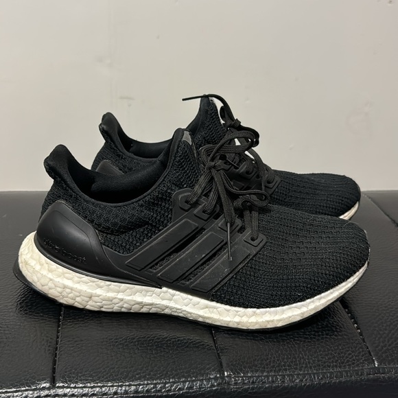 Adidas Ultraboost size 7 women’s - Picture 2 of 4